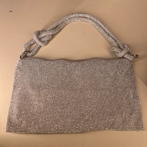 NWOT Silver Rhinestone Evening Bag with detachable strap. - Picture 4 of 12